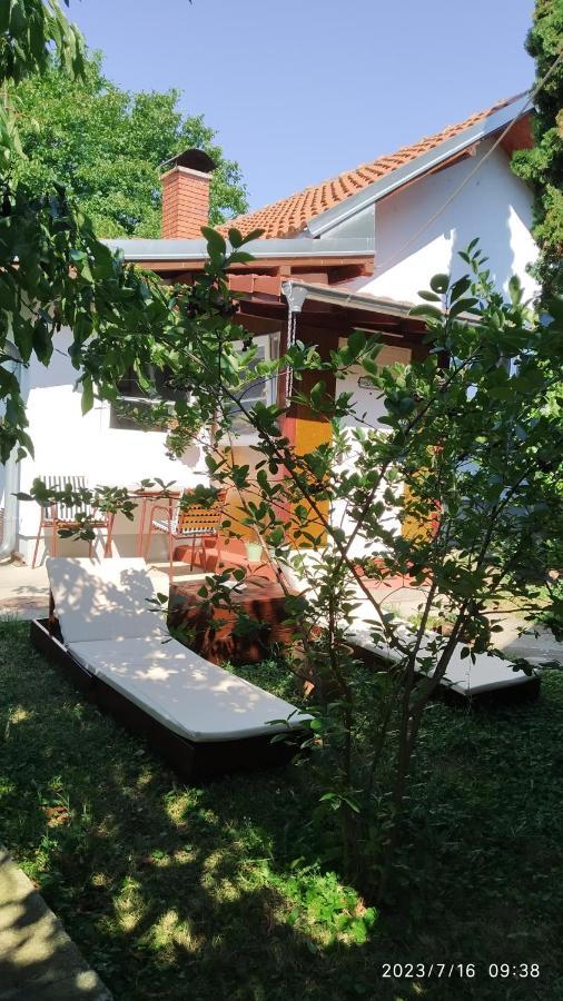 Apartman Stara Tresnja Kladovo Esterno foto